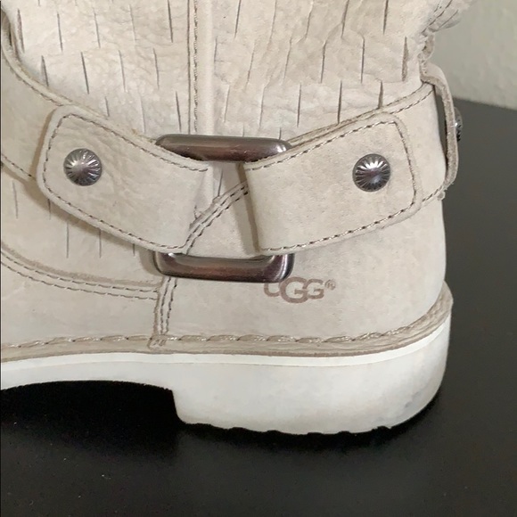 UGG Boots - cream/off white leather,size 6 1/2 or7 - Picture 4 of 8